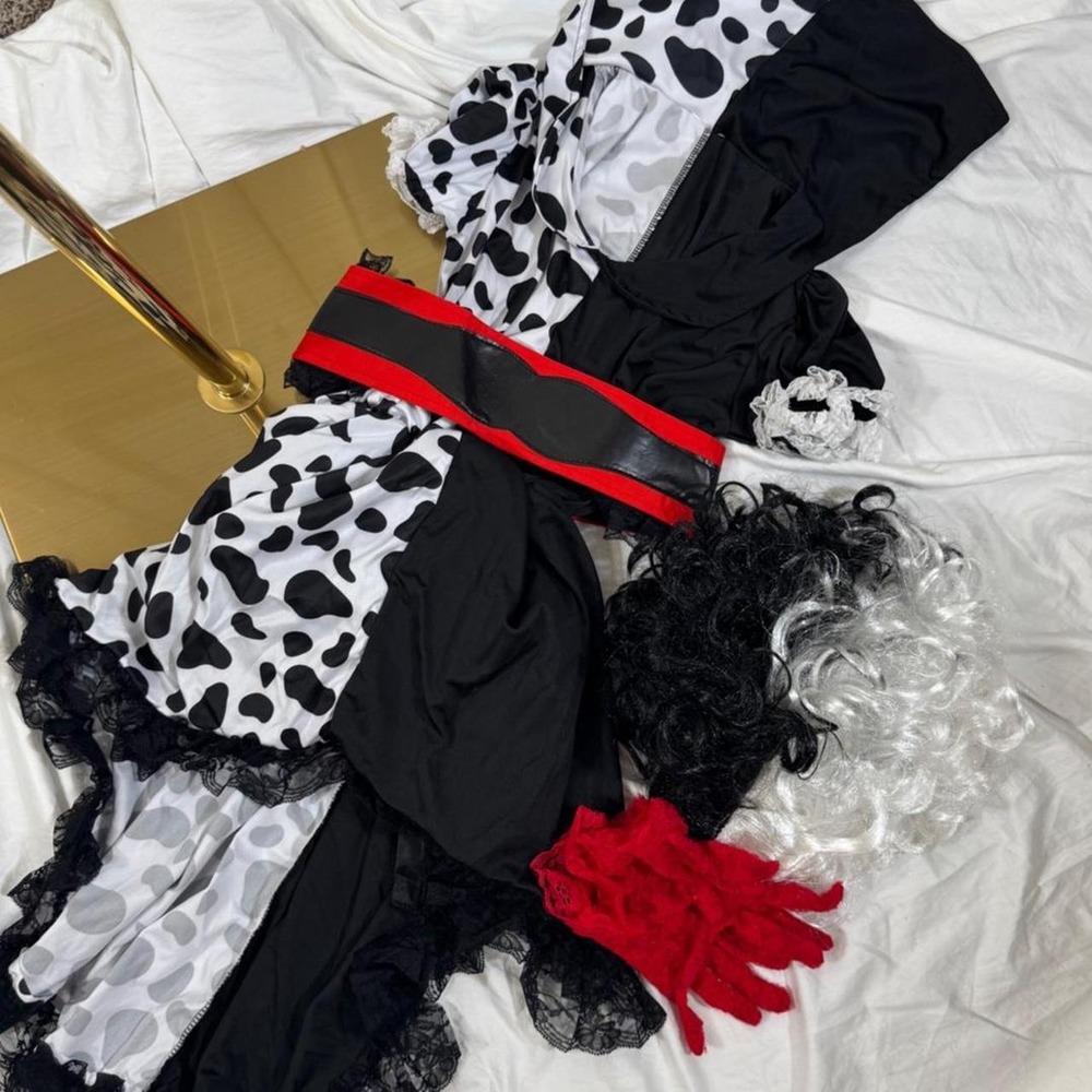 Cruella De Vil Halloween Costume Women Medium Black White Spotted Dress Wig Set